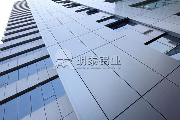 鋁塑板用鋁箔基材厚度一般是多少絲？鋁箔生產廠家哪家好？